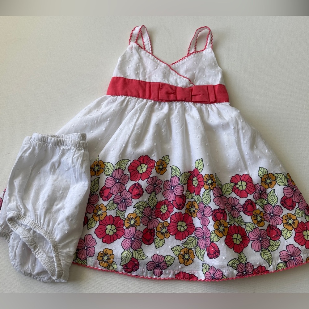 Picapino baby girl’s Dress floral patterns with matching bloomers.  Size 12M.